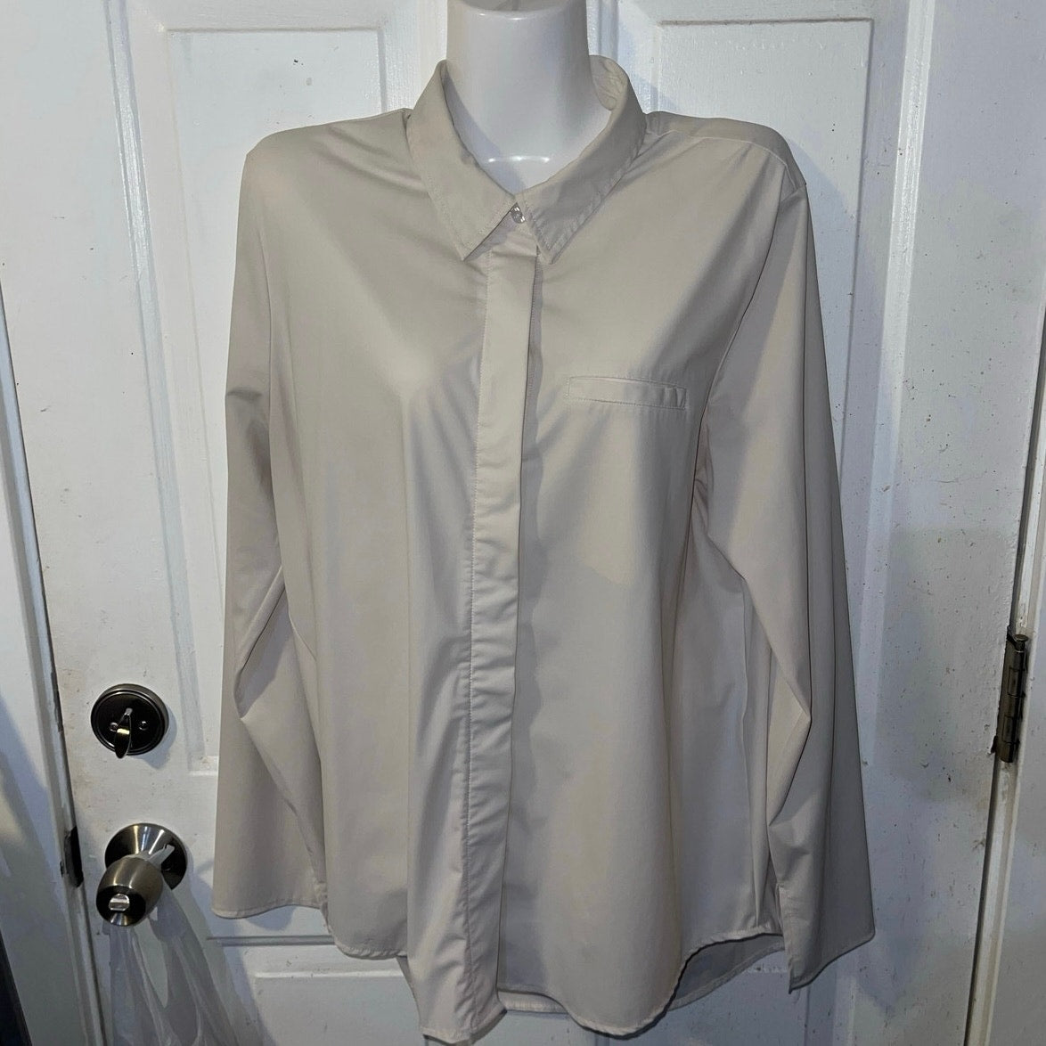 Bagatelle Collections Women's Long Sleeve White Button Up Collared Blouse