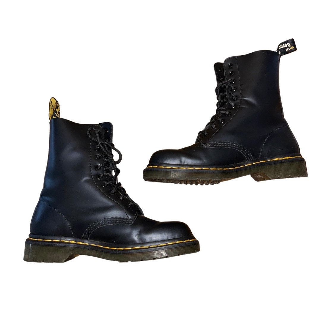 Dr. Martens 1490 Smooth Leather Mid Calf Boots 10 eye Men Size 7 Women Size 9