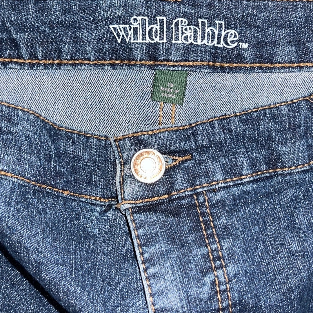 Wild Fable Denim Shorts Jeans Raw Distressed Hem Blue Wash Size 18