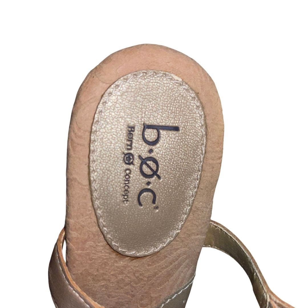 BOC Born Concepts Women's Champagne Leather T-Strap Flower Heeled Sandals Size 8