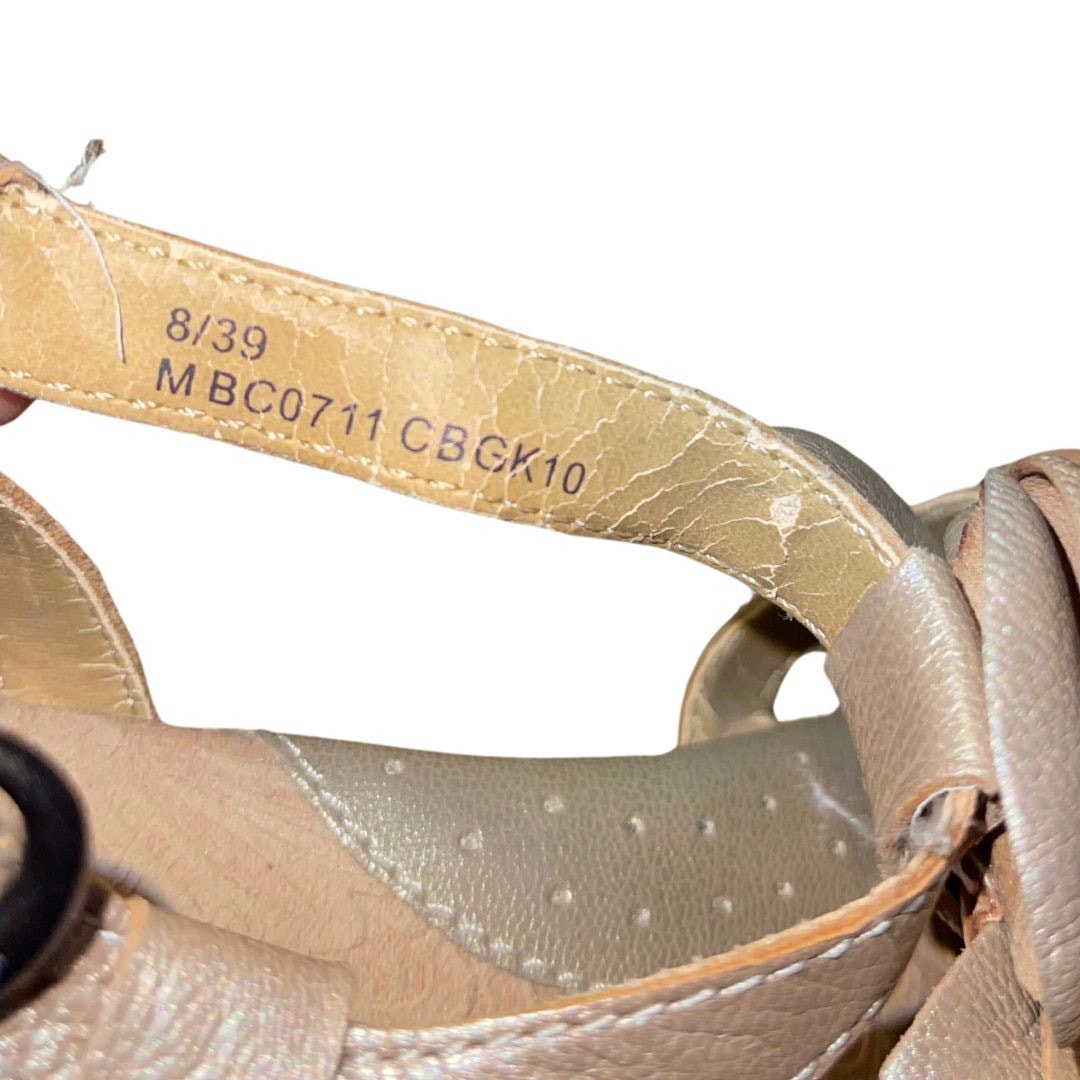 BOC Born Concepts Women's Champagne Leather T-Strap Flower Heeled Sandals Size 8