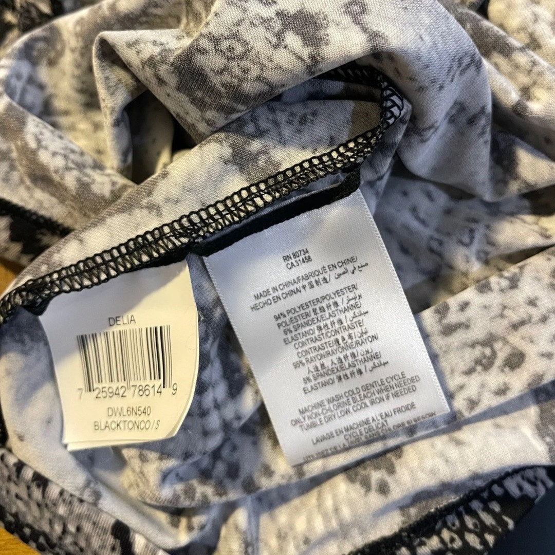 BCBGMAXAZRIA Delia Snake Print Dress Cap Sleeve Side Ruching Size 2