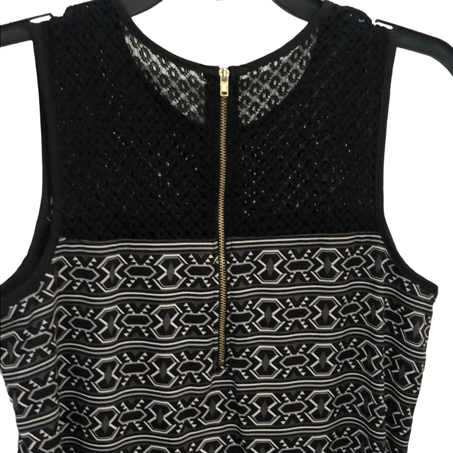 Xhilaration Women's Mini Dress Sleeveless Lace front and back zip Size M