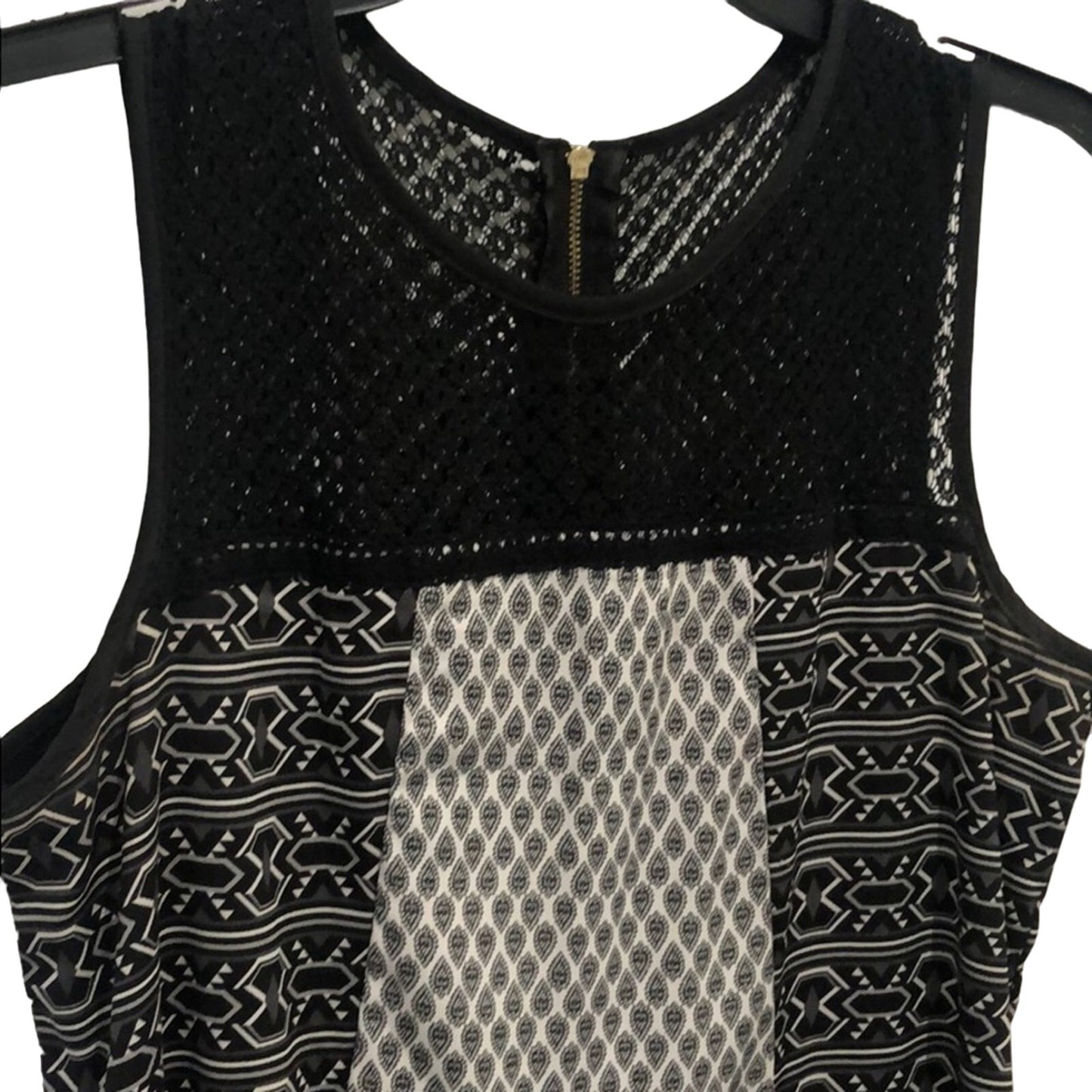 Xhilaration Women's Mini Dress Sleeveless Lace front and back zip Size M