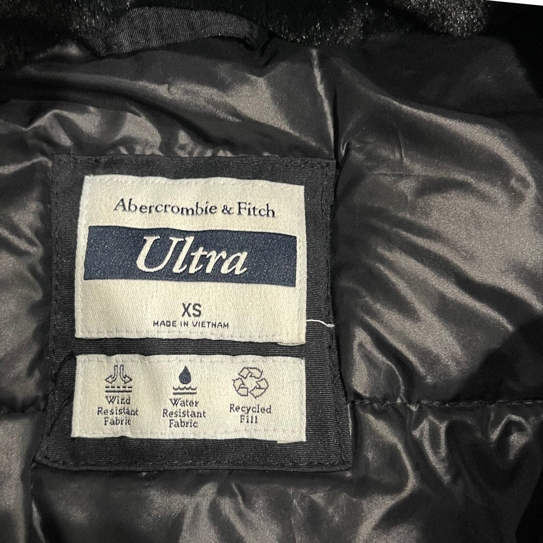 Abercrombie and Fitch Water Resistant Jacket XS Faux Fur Removable Hood Winter
