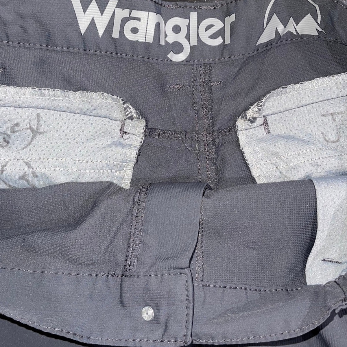 Wrangler Gray Cargo Chino Shorts Size 38 Lightweight Casual Streetwear Utility