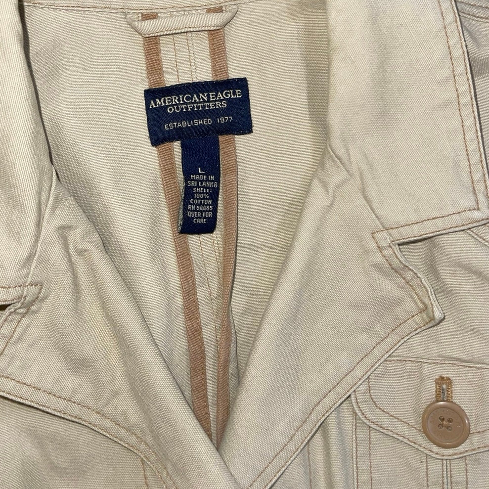 American Eagle Outfitters Y2K Women's Button Up Khaki Jacket Size Large Safari