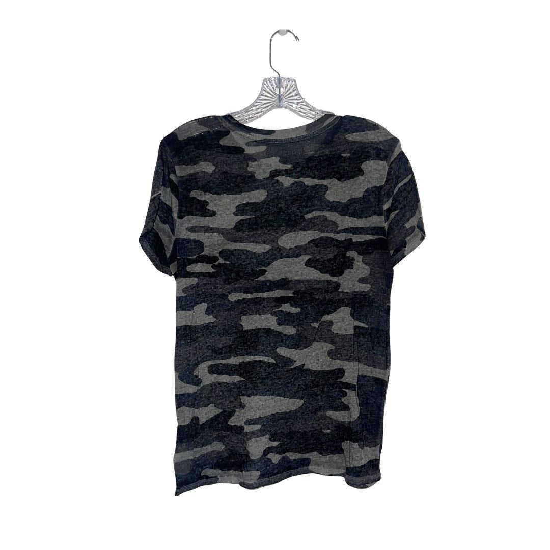 Lucky Brand Camouflage Tee Shirt Size Medium Short Sleeve Crewneck Casual