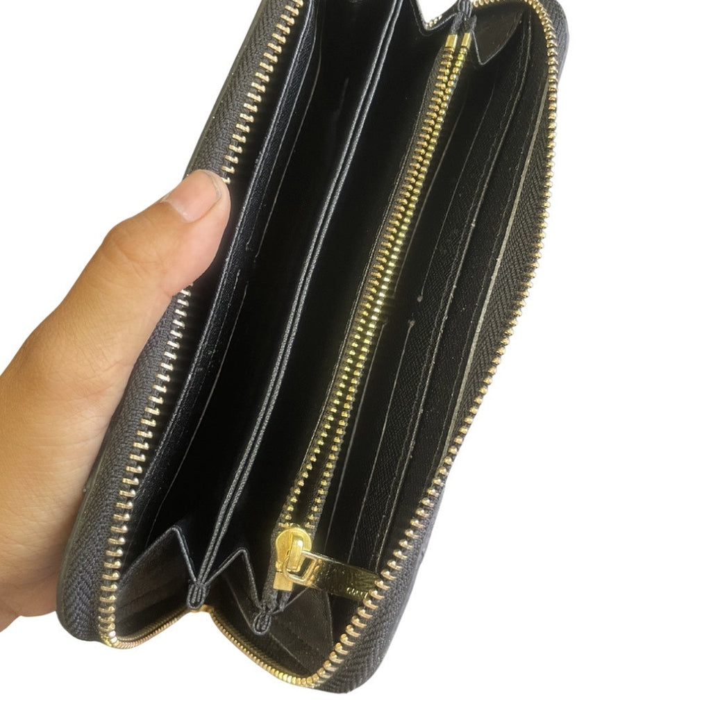 Burberry purse