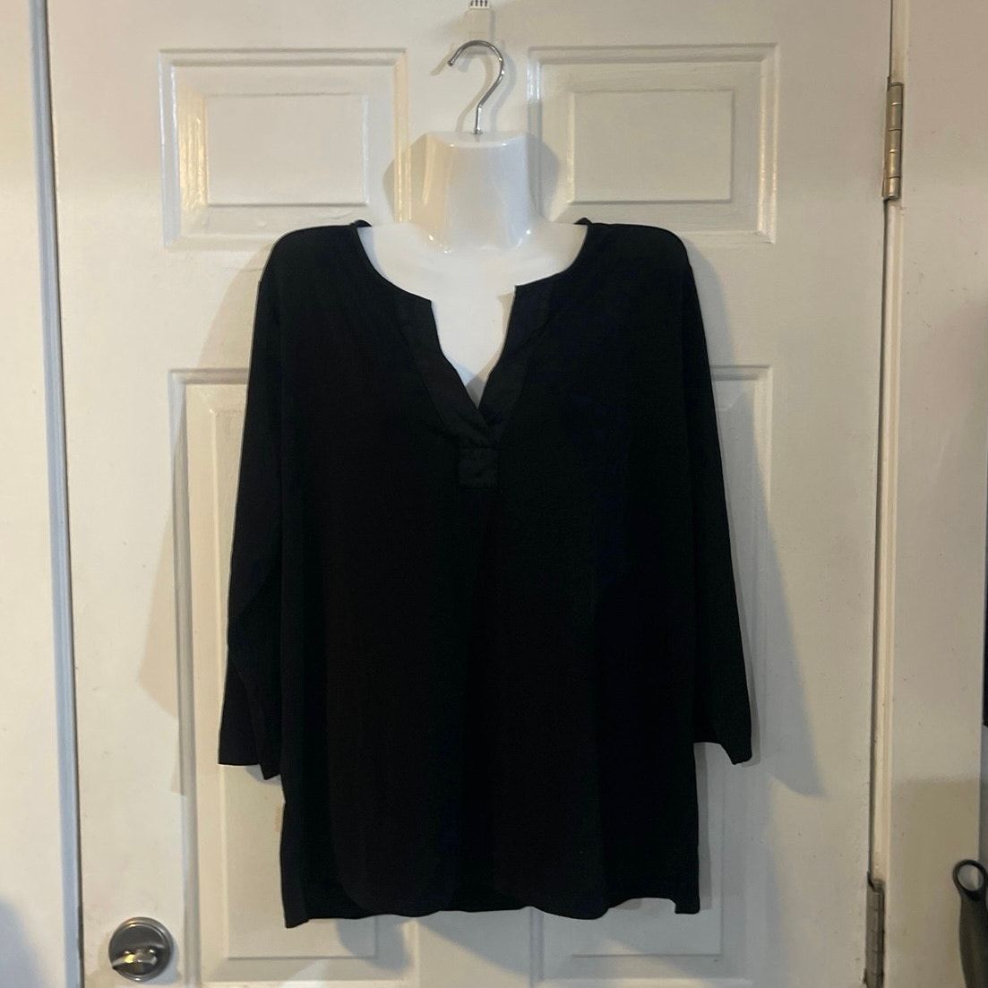 Banana Republic Black 3/4 Sleeve V-Neck Top Blouse SZ L Casual Office Workwear