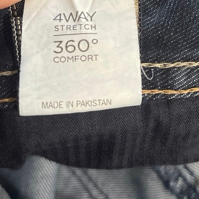 DL1961 Dark Wash Milano Bootcut Jeans Size 26 Premium Denim 4 way Stretch