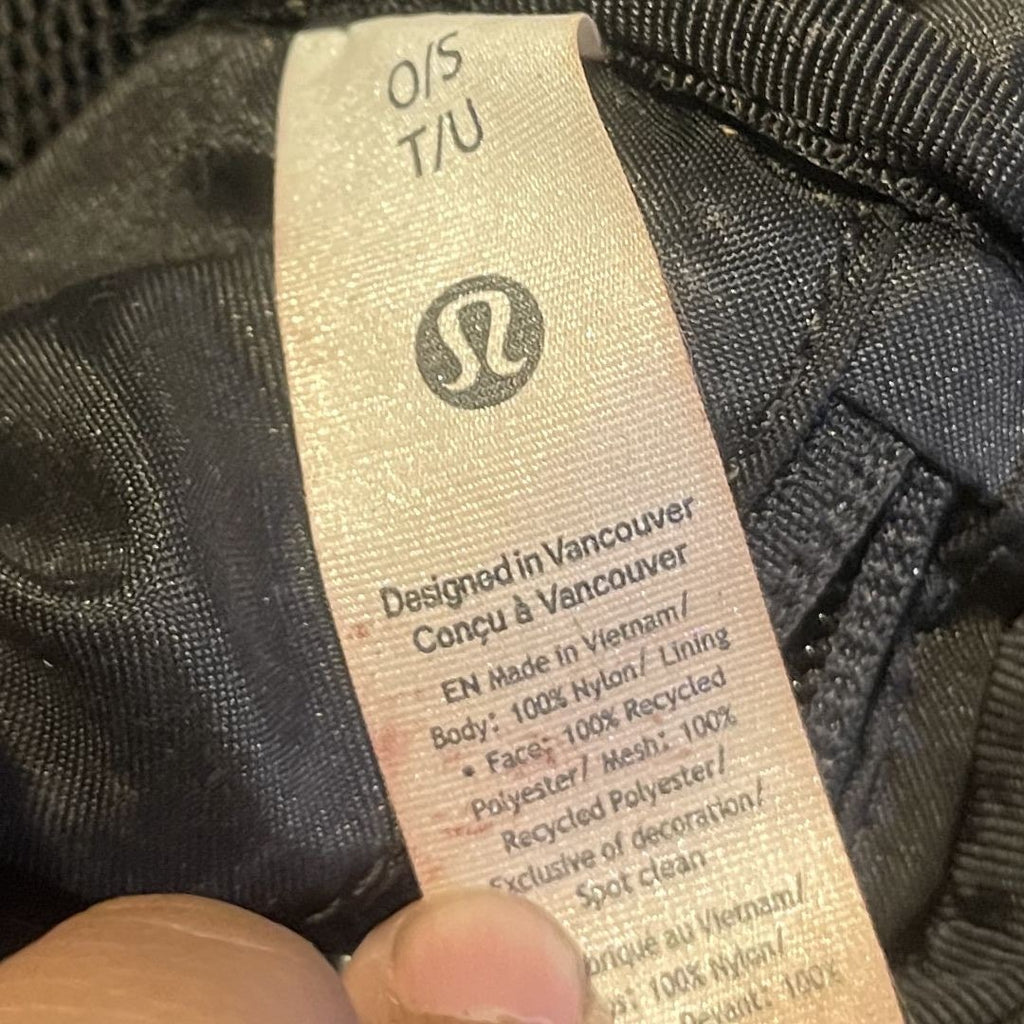 Lululemon Multi Pocket Nylon Crossbody Bag 2.5L Athletic Sporty Chic Travel