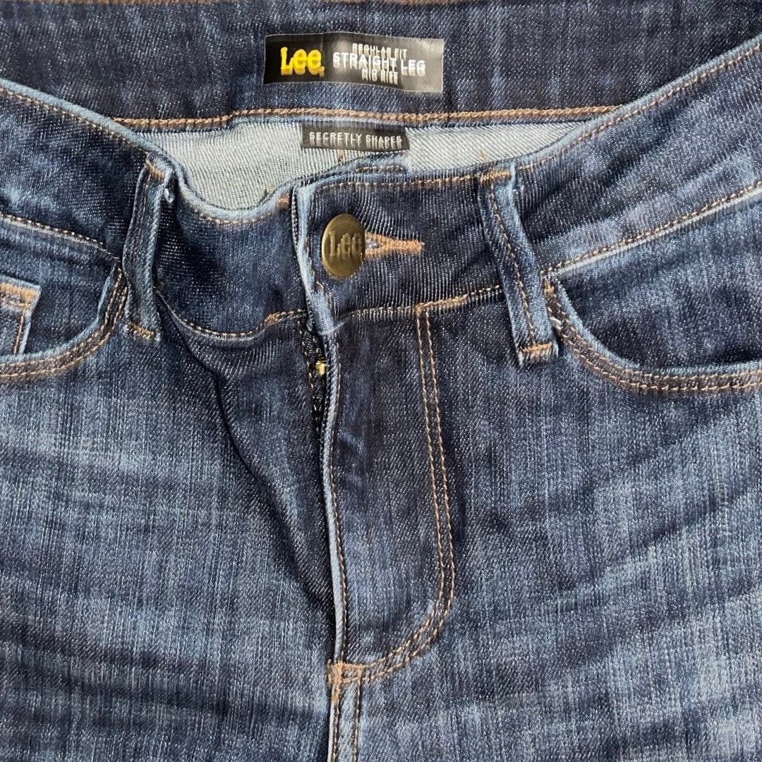 Lee Women's regular fit straight leg mid rise dark blue wash denim jeans Size 6 L