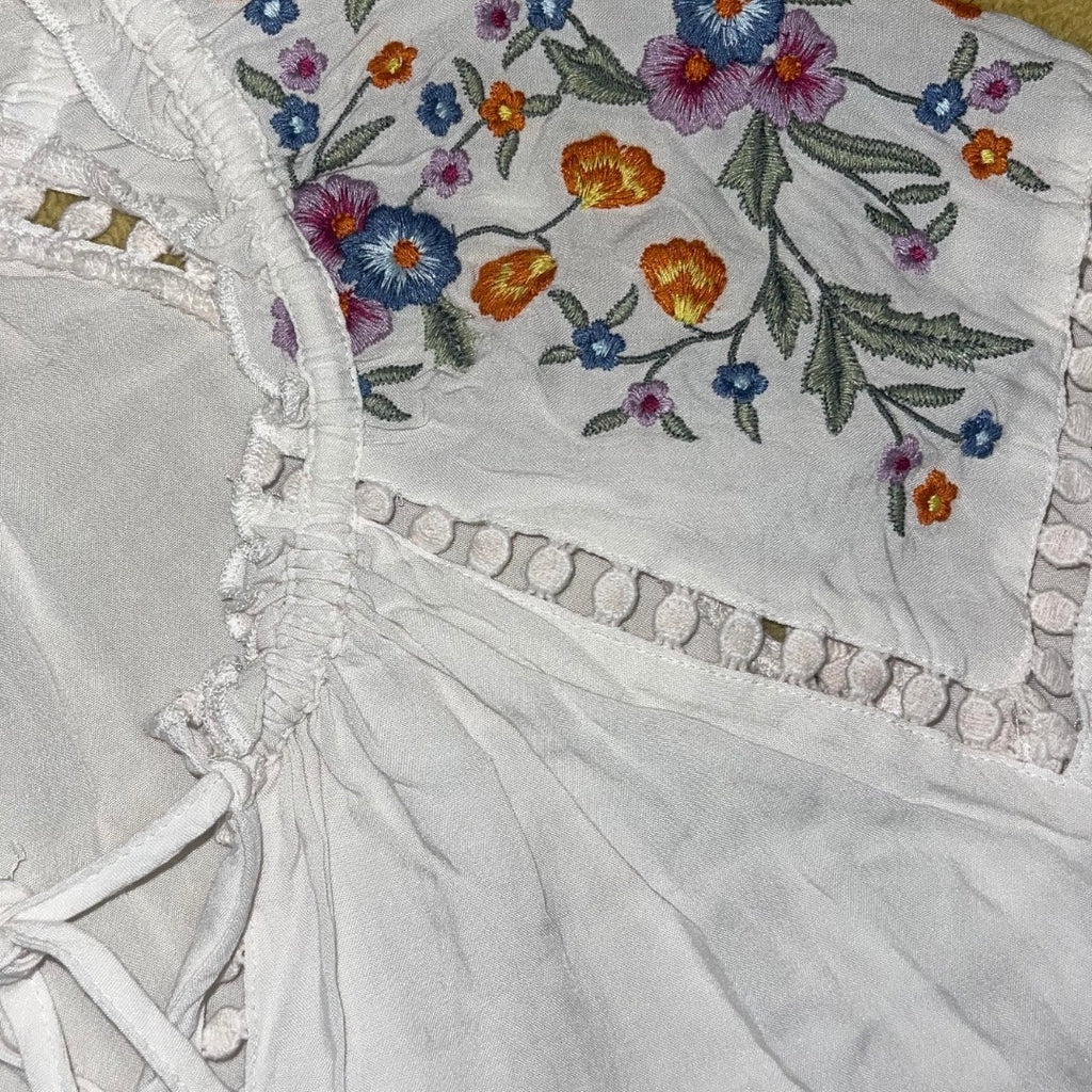a.n.a A new Approach Embroidered Boho Floral Peasant Blouse SZ M Cottage Artsy
