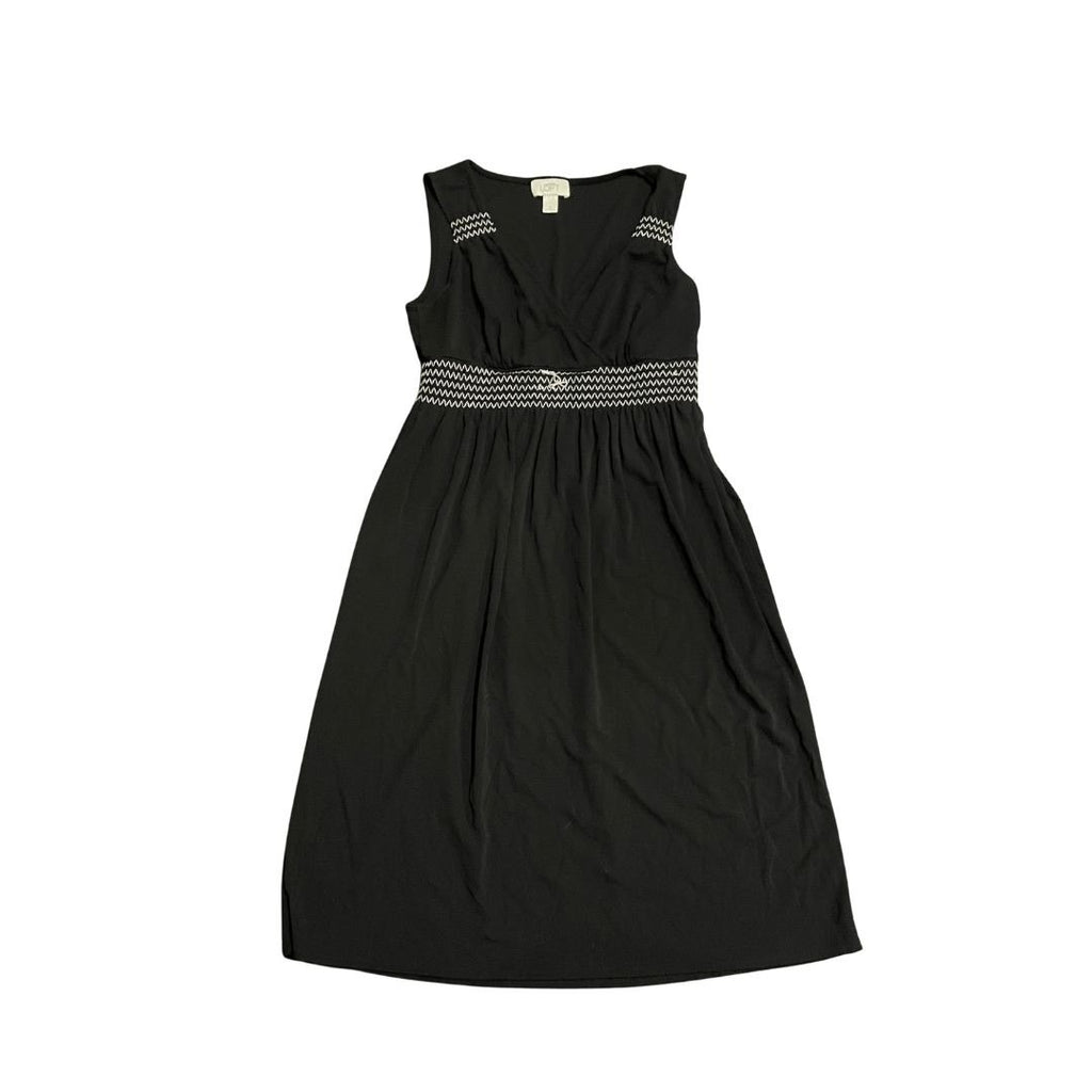 Ann Taylor Sleeveless Black V-Neck Shift Dress Embroidered Zigzag Stitching SZ 4