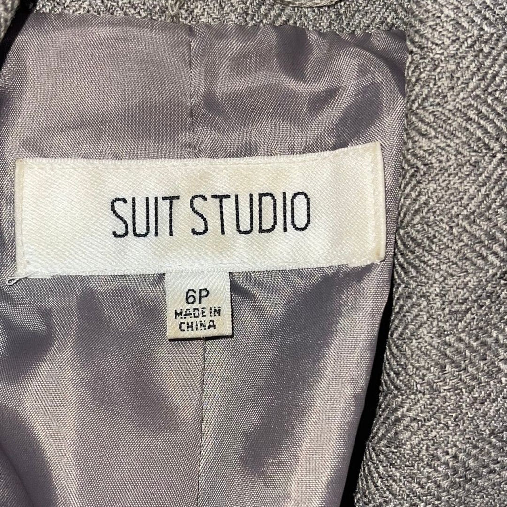 Suit Studio Women Grey 2 Piece Pant Suit Size 6P Blazer Trousers Career Office