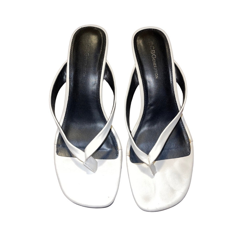 BCBGeneration Tabina Slide White Sandals Heeled Thong Toe Slip On Size 9