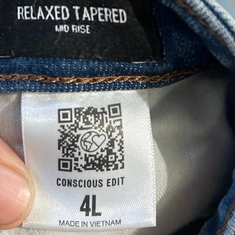 Express Mid Rise Light Wash Relaxed Tapered Jeans SZ 4L Baggy Streetwear Casual