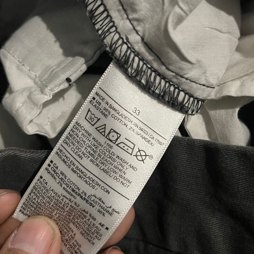 Old Navy Mens Slim Built in Flex Chino Shorts Size 33 Casual Walking Outdoors