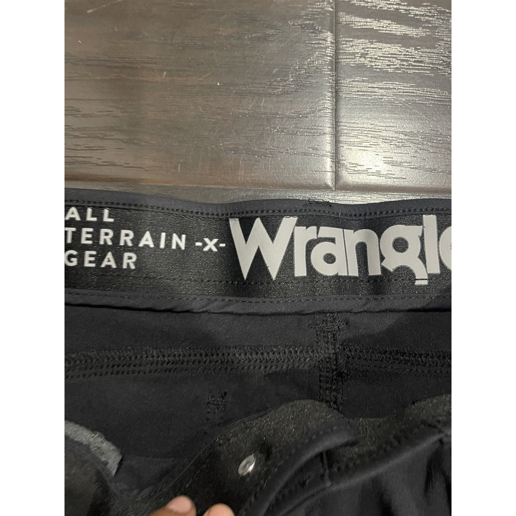 Wrangler All Terrain Gear Pants Size 34X30 Golf Outdoor Utility Hike Lightweight