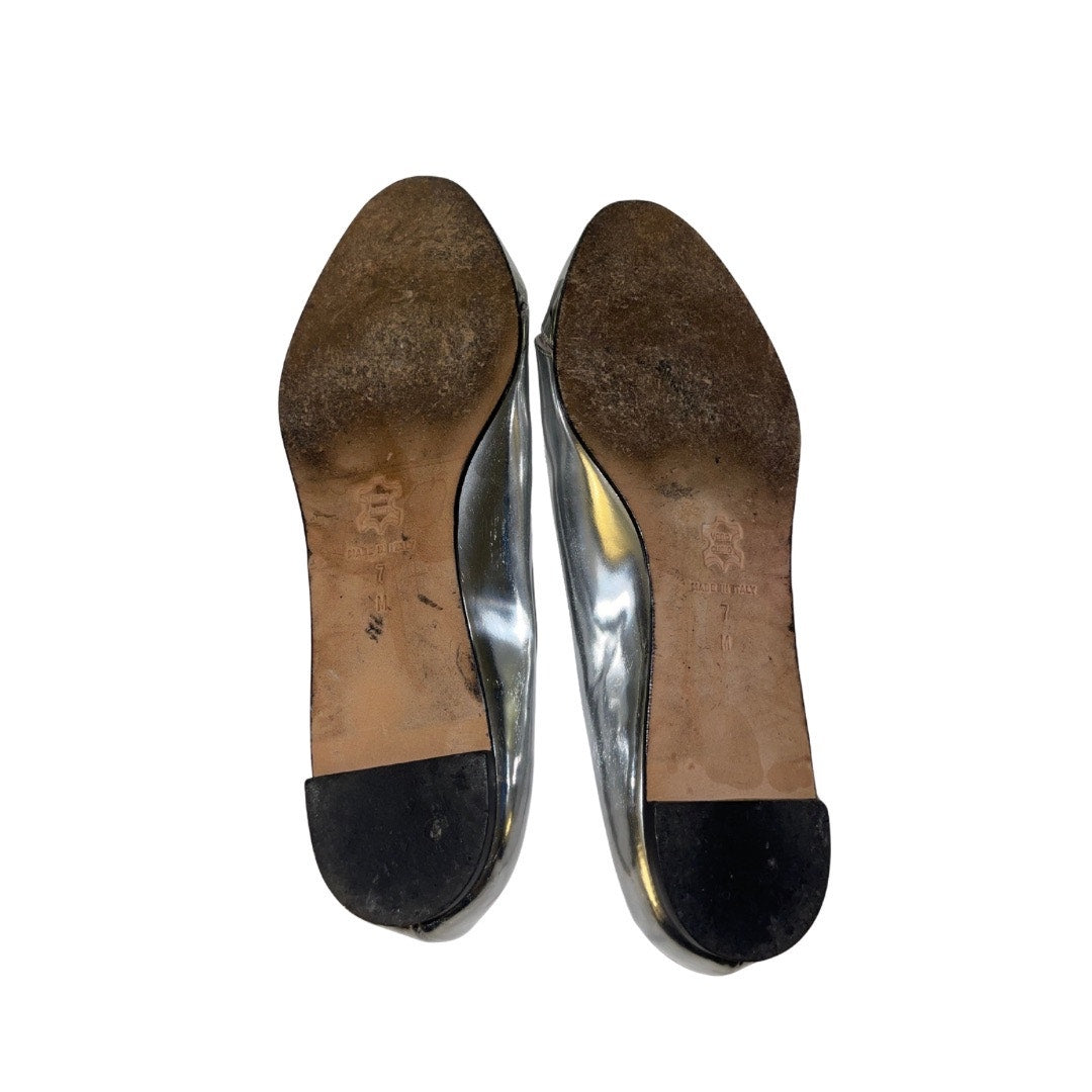 Isaac Mizrahi Silver Peep Toe Flats Patent Leather Size 7 Made in Italy Ballerina
