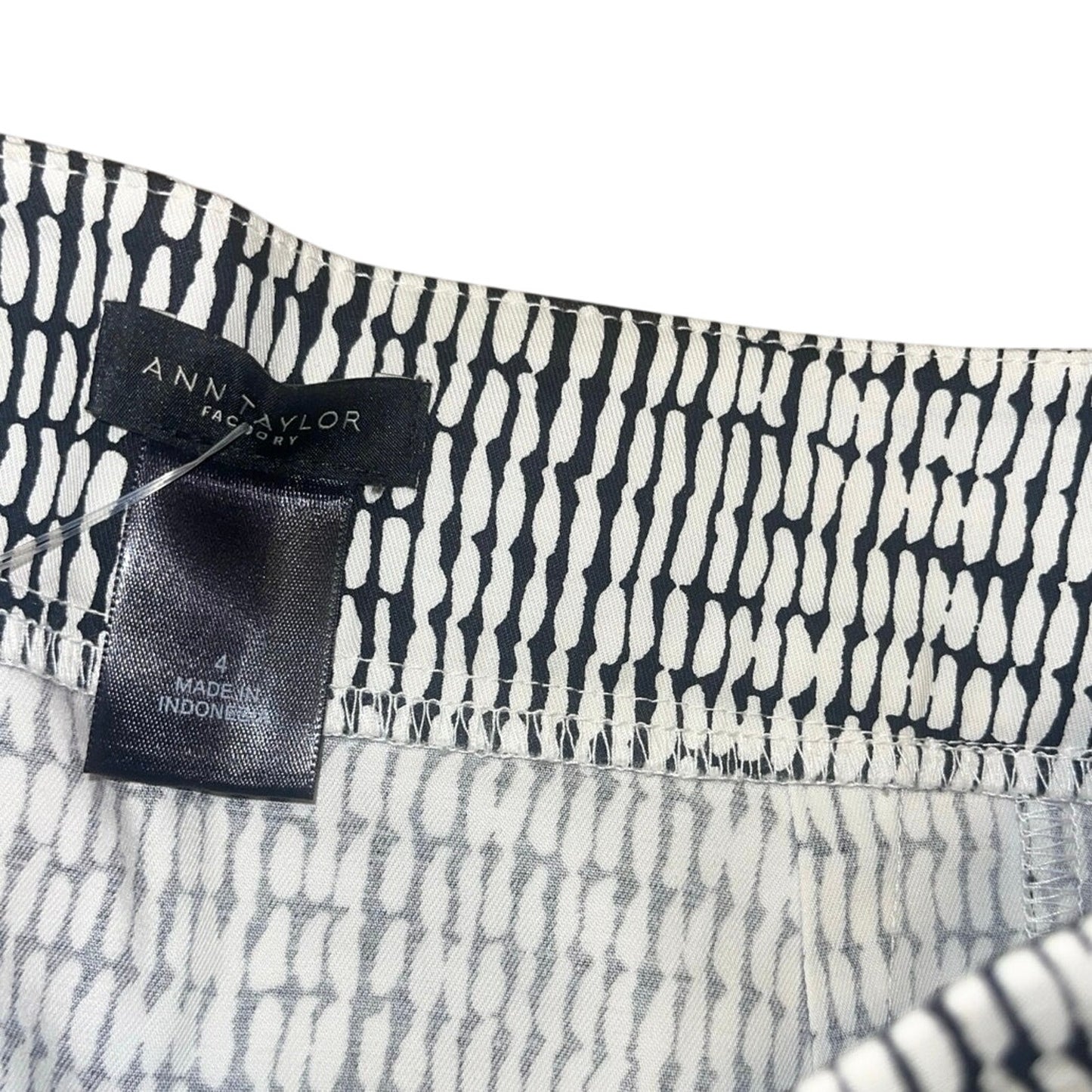 Ann Taylor Factory Black White Skirt Size 4 Pockets Preppy Academia