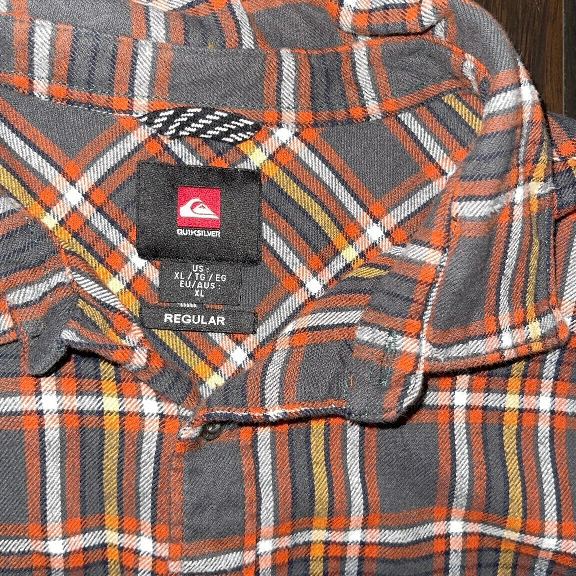 Quicksilver Men's Flannel Plaid long-sleeve collar button up shirt size XL