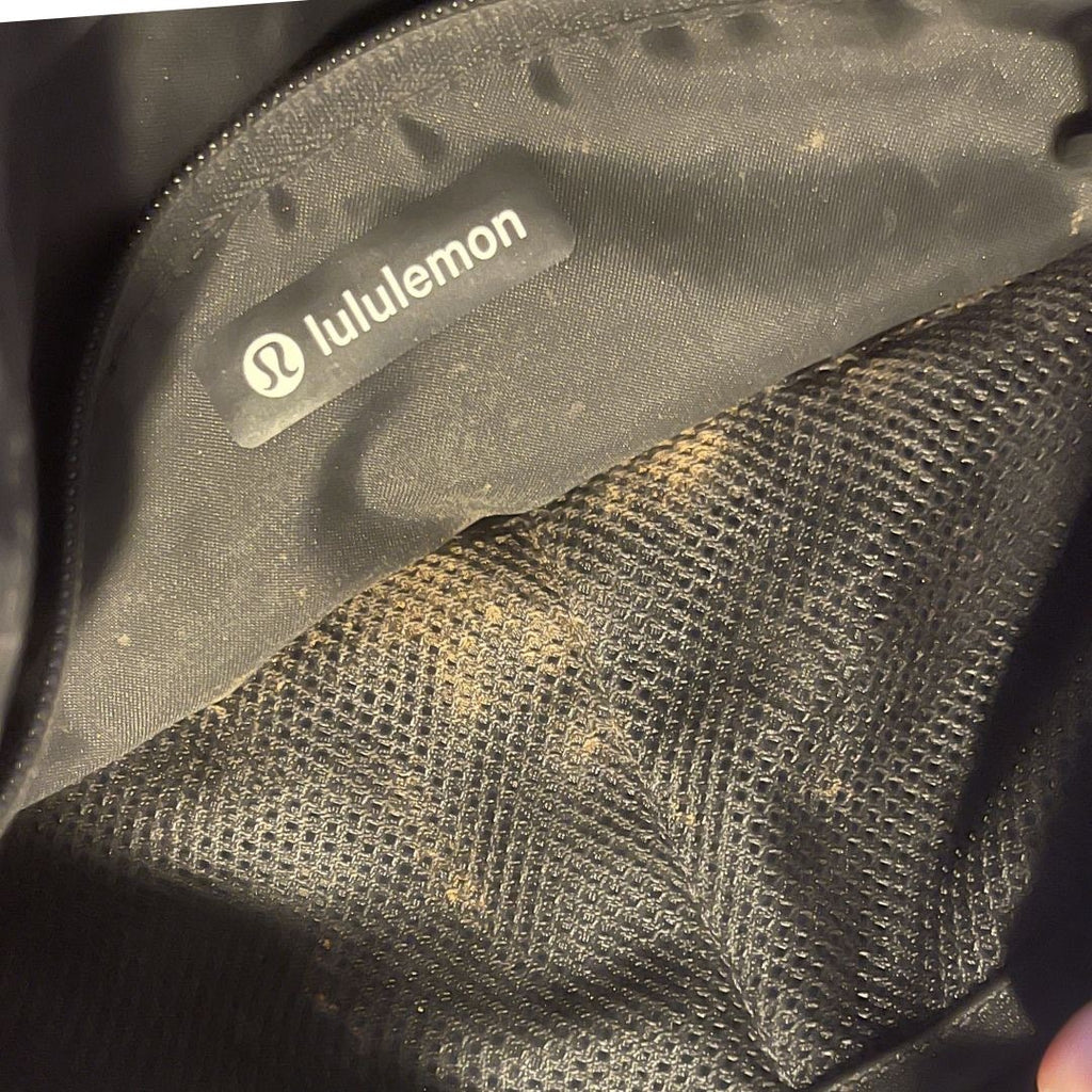 Lululemon Multi Pocket Nylon Crossbody Bag 2.5L Athletic Sporty Chic Travel