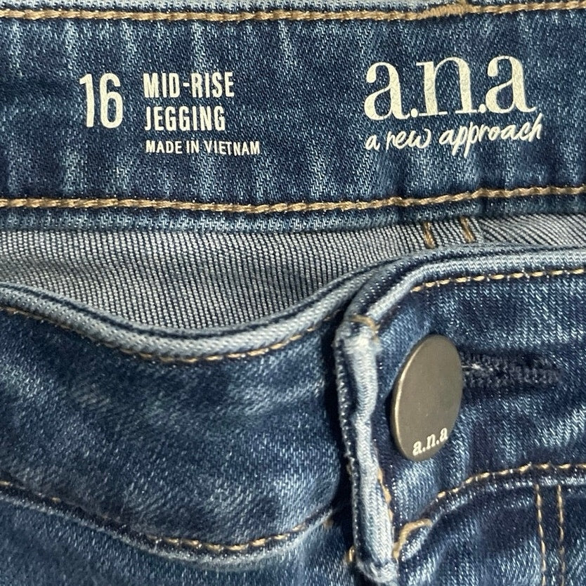 a.n.a. A New Approach Medium Wash Denim Mid Rise Jegging Jeans Size 16 Casual
