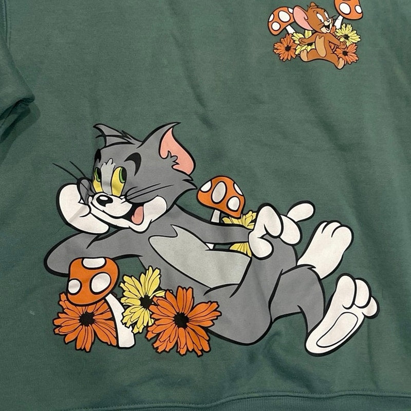 Tom and Jerry Green Graphic Crewneck Pullover Sweater Medium Loungewear Casual