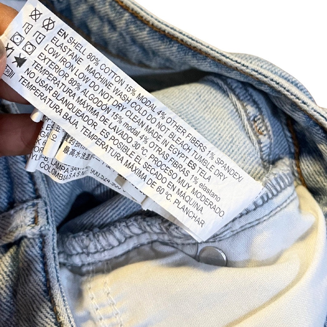 Forever 21 Distressed Cutoff Frayed Hem Denim Shorts Size 26 Jeans Y2K Lightwash