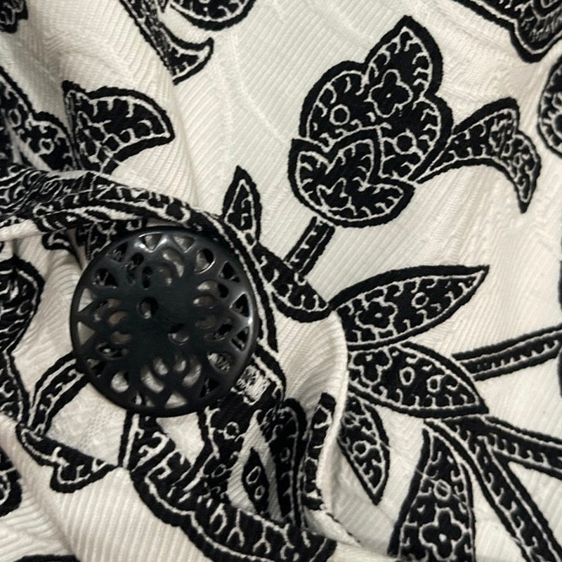Chico's Floral Print Pleat Back Topper Jacket Black White Floral 8/10 Botanical