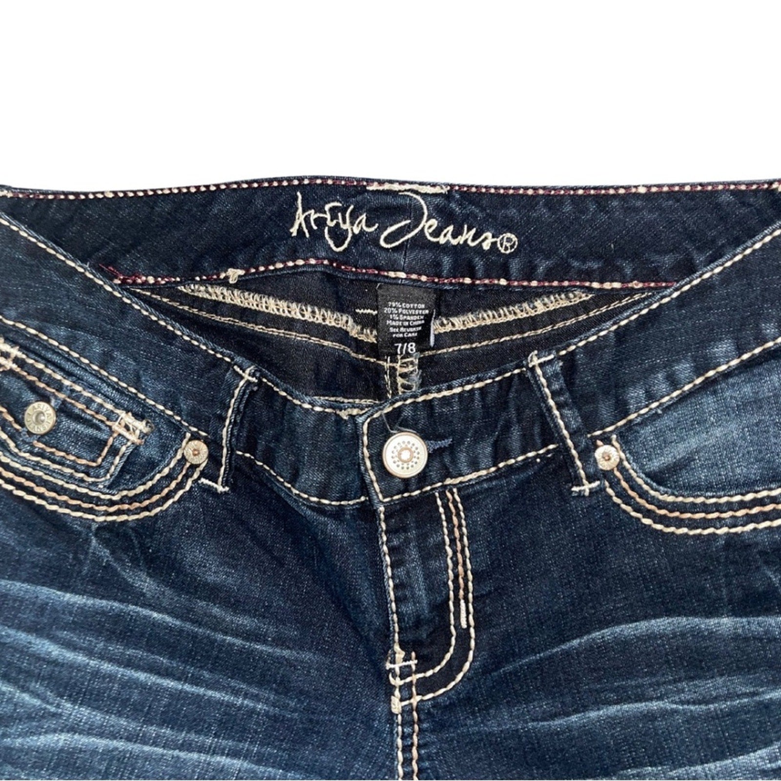 Vintage Dark wash Denim Ahya capri jeans gem pockets Y2K