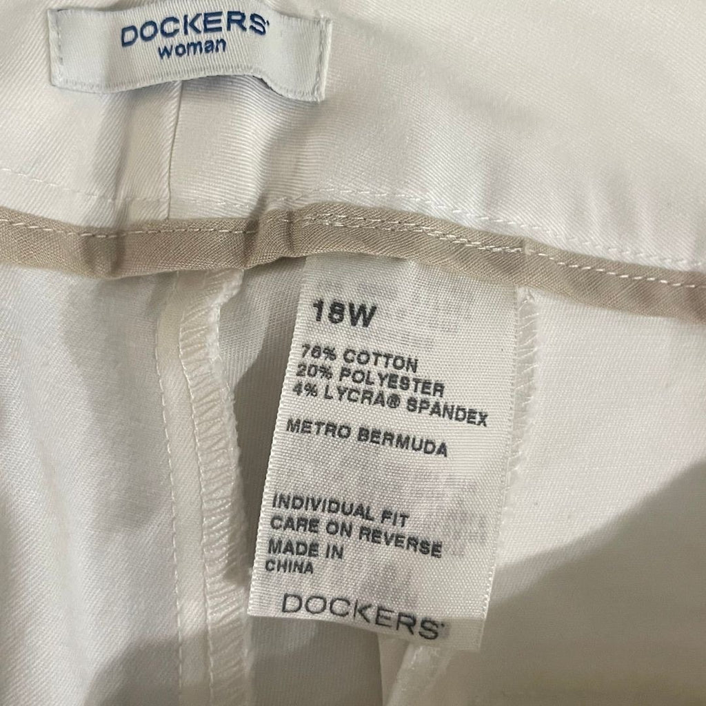 Dockers Womens Chino Flat Front Shorts Plus Size 18 Casual Comfort NWT