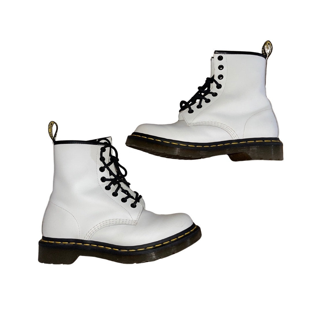 Dr. Martens 1460 BEX Smooth Leather Lace up White Boot Womens 8 eye Combat Size 7 Punk Grunge
