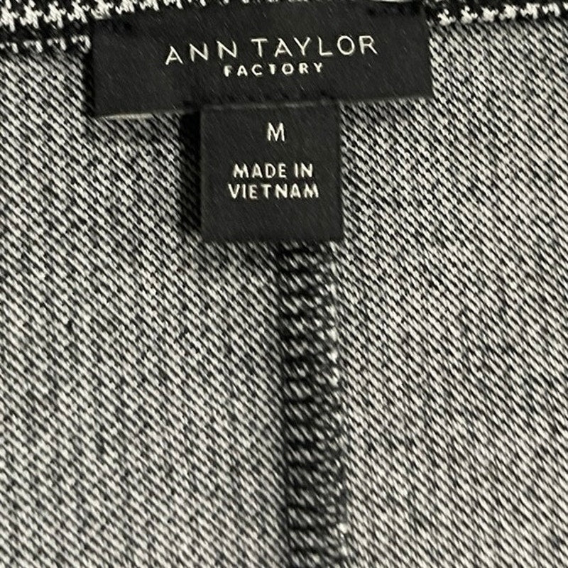 Ann Taylor V Neck Micro Houndstooth 3/4 Sleeve Top Size Medium Casual Chic