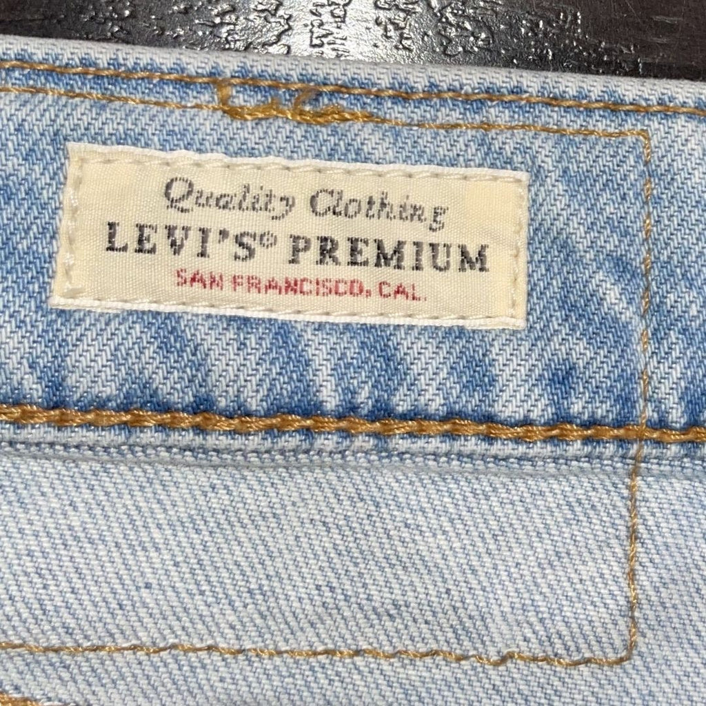Levi's Premium Denim Jeans Light Wash Blue Size 31X32 Casual Streetwear