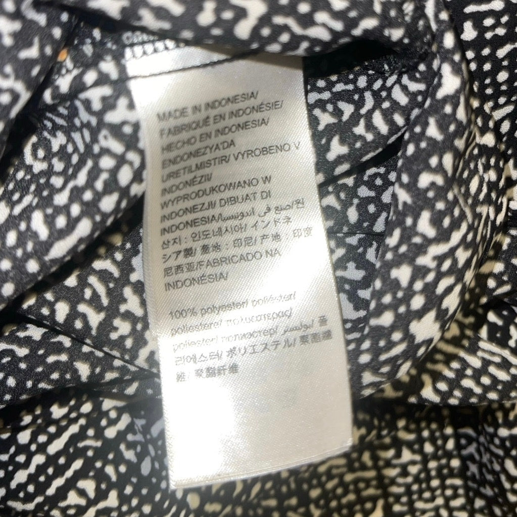 Calvin Klein  Blouse black and white print 1/4 button up