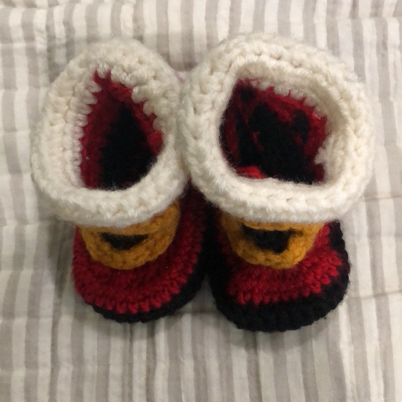 Crochet santa baby booties