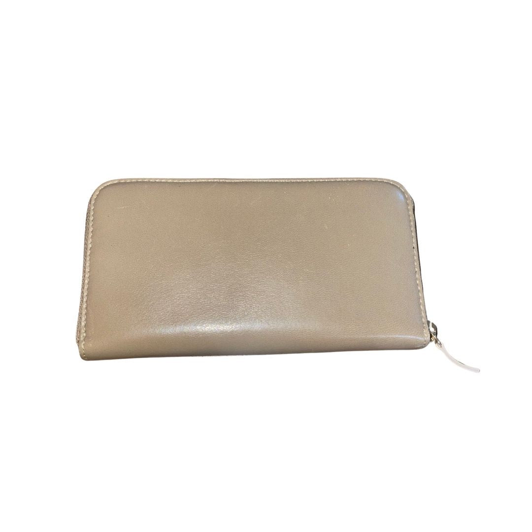 Burberry 100% Lamb Leather Full Zip Wallet NWT Luxury Accessories