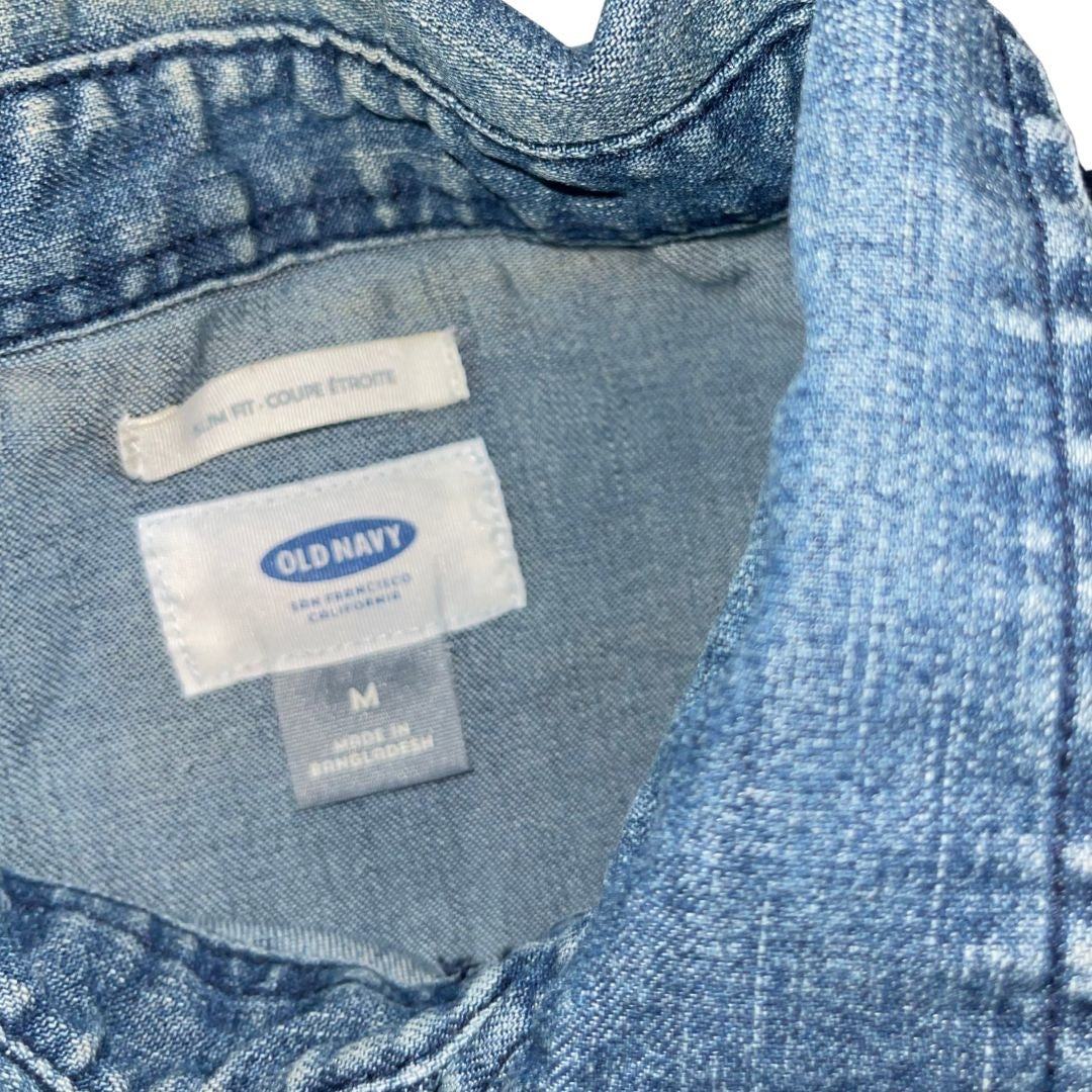 Old Navy Chambray Button down Long Sleeve Denim Size Medium Western Cowboy