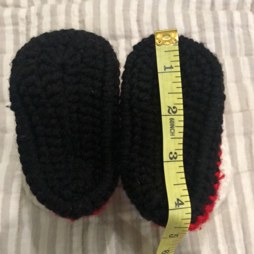 Crochet santa baby booties