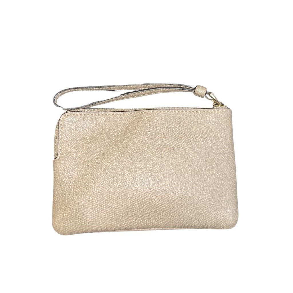 Coach Corner Zip Wristlet Wallet Purse Leather Classic Elegant accessory