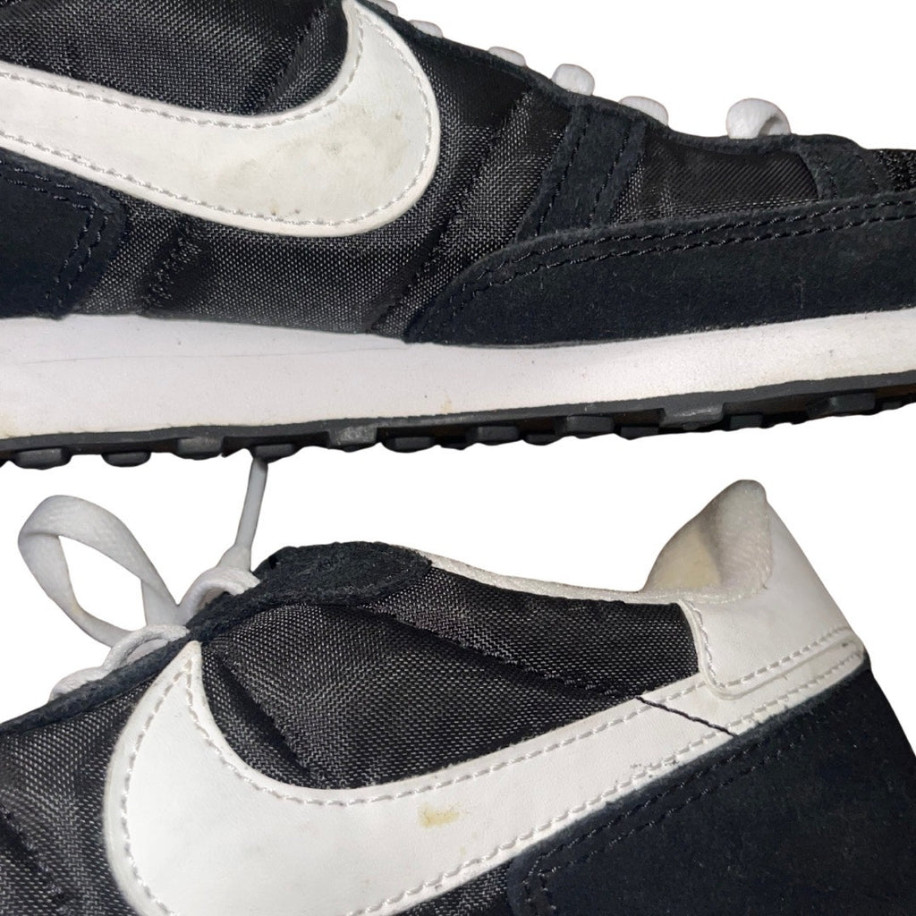 Nike Challenger OG Running Sneakers Black White Women Size 7 Athletic Sports