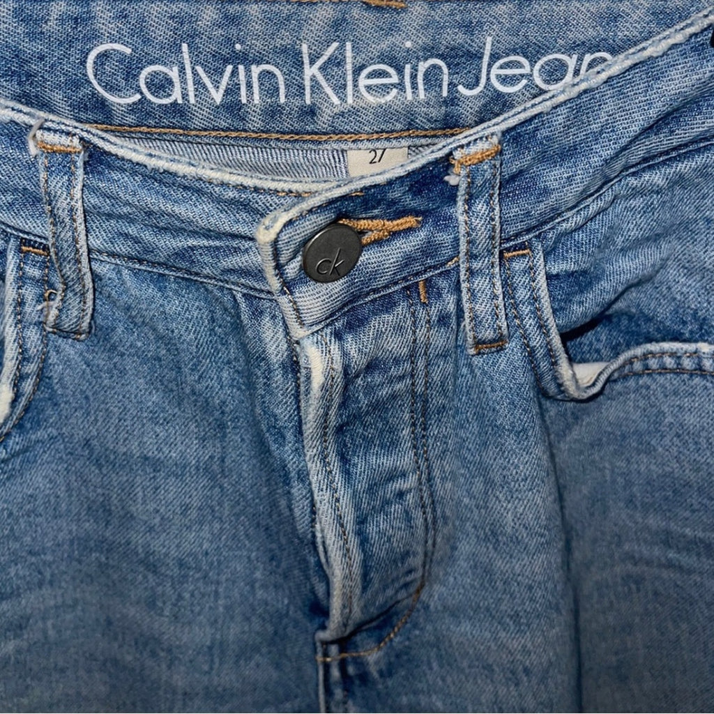 Calvin Klein Jeans Women Mid Rise distressed torn Capri denim size 27