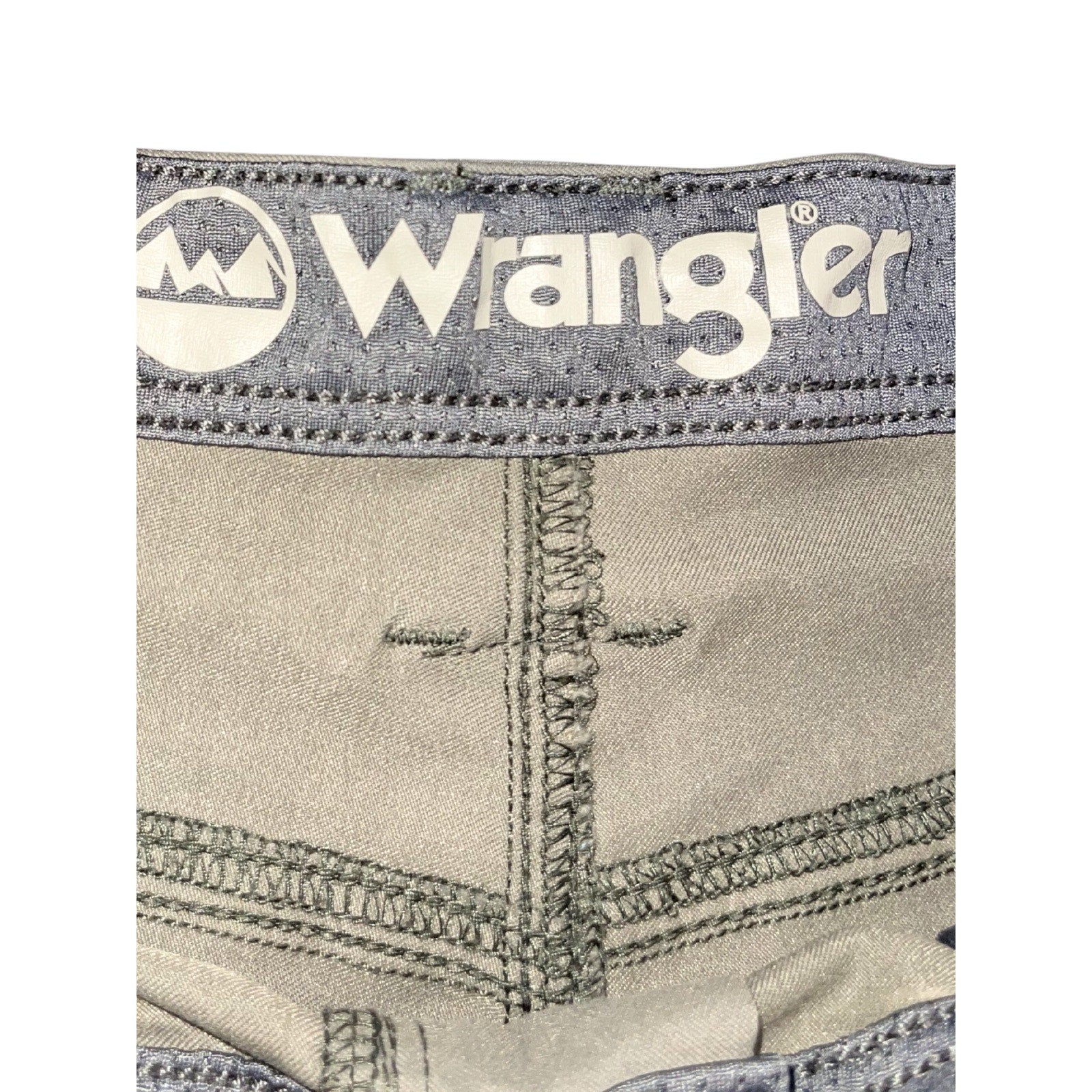 Wrangler Outdoor Series Olive Green Size 36 Lightweight Gorpcore Utility Hiking