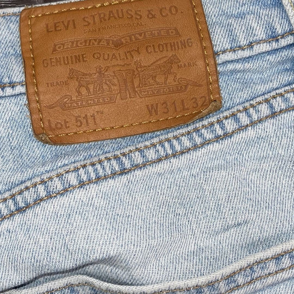 Levi's Premium Denim Jeans Light Wash Blue Size 31X32 Casual Streetwear