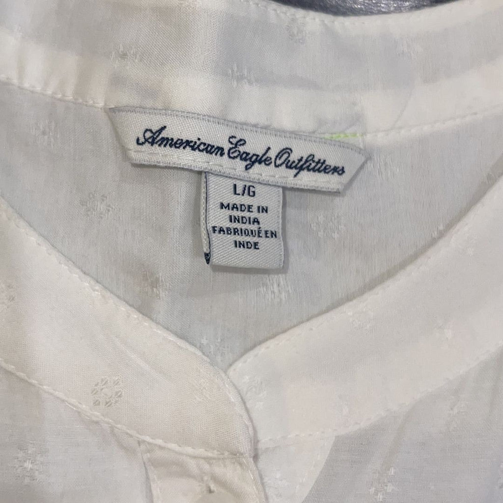 American Eagle Outfitters Sleeveless Button Down White Blouse Size Large Casual