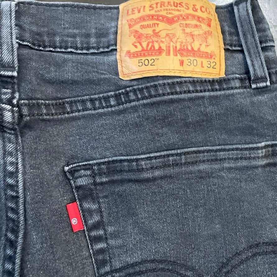 Levi's 502 Taper Denim Jeans Size 30X32 Modern Streetwear Casual Everyday