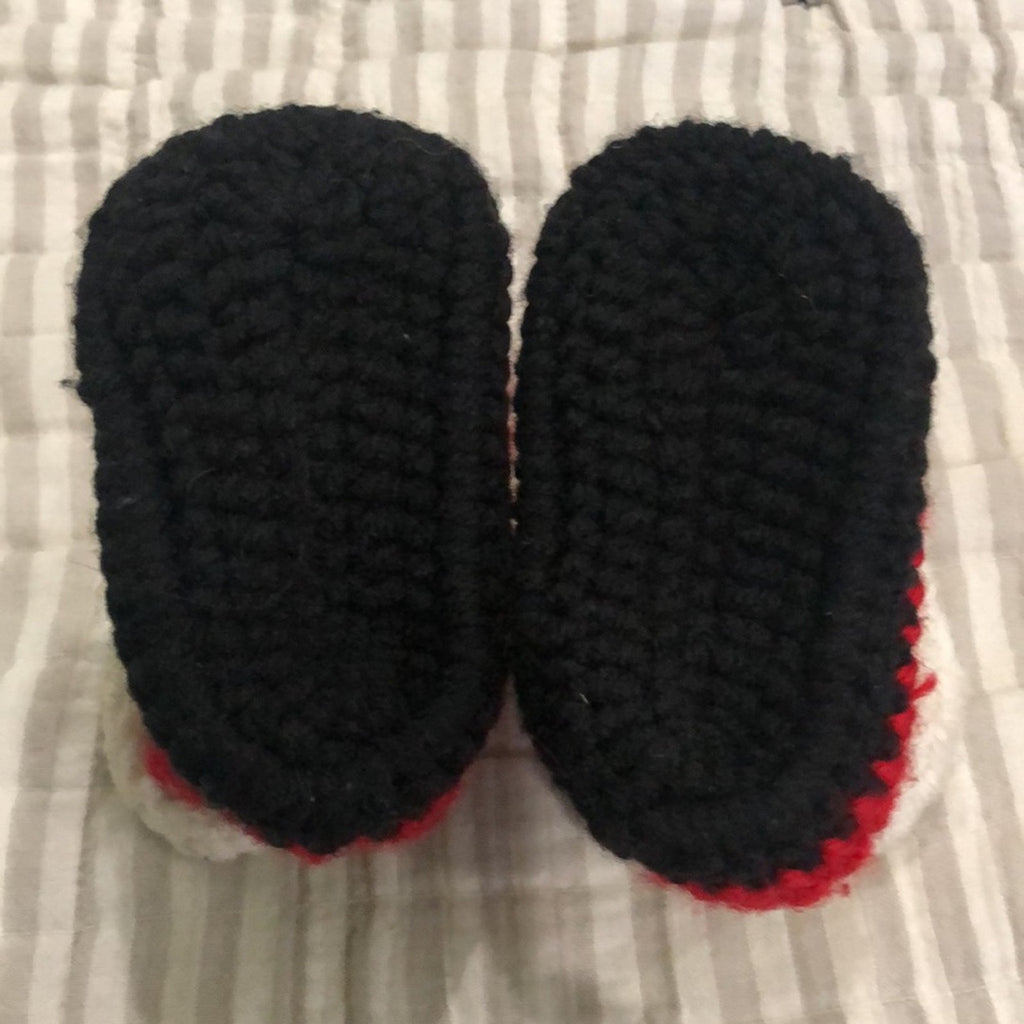 Crochet santa baby booties